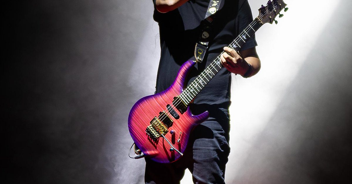 PRS Guitars | Herman Li