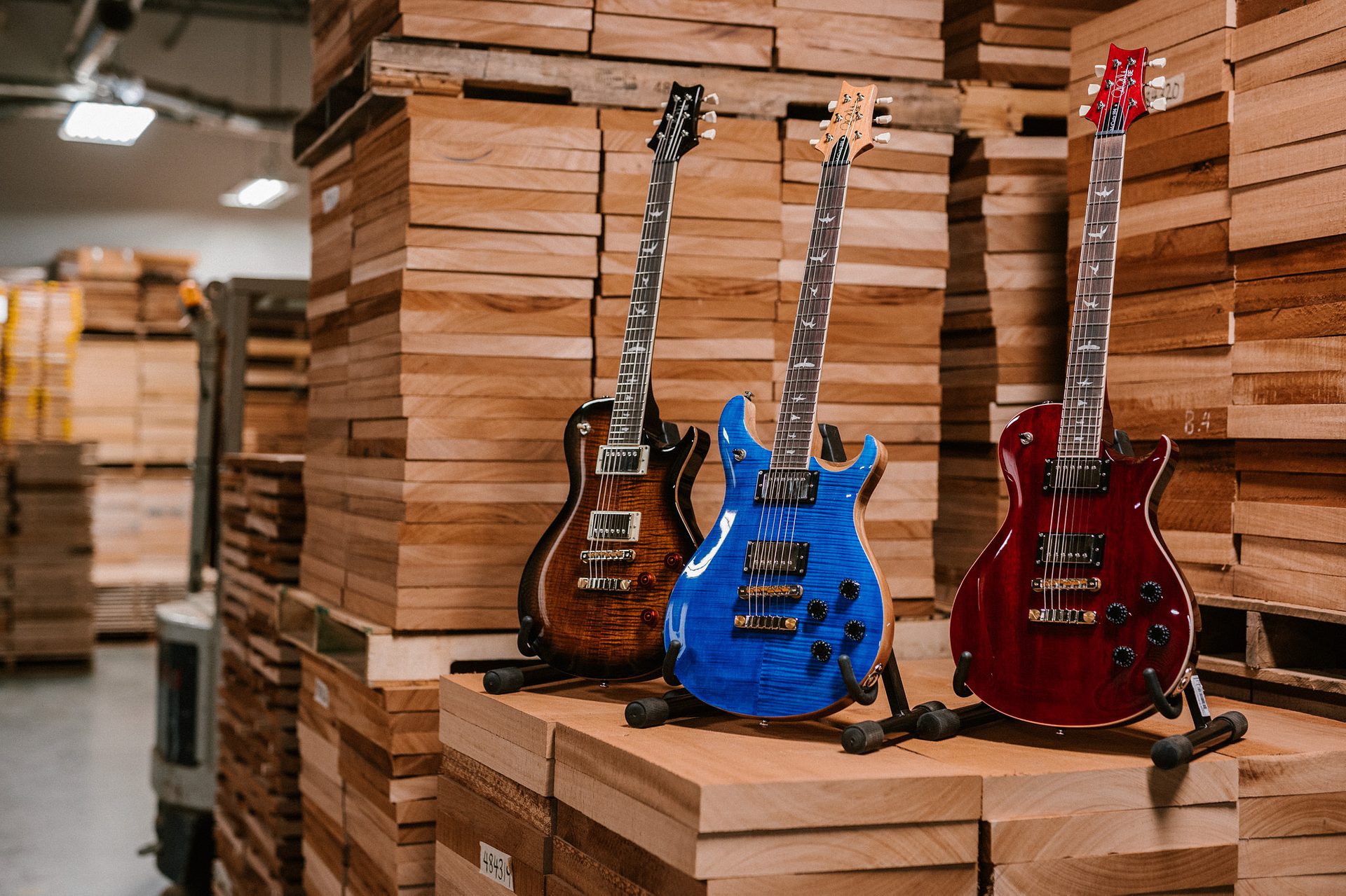 Paul Reed Smith Plays the Vintage-Voiced McCarty 594's