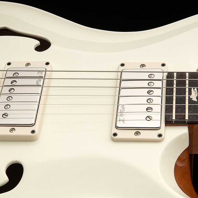 Hollowbody ii piezo 2026 antique white hero c