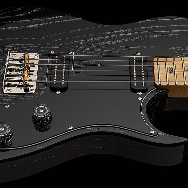Se nf 53 2025 black doghair hero b